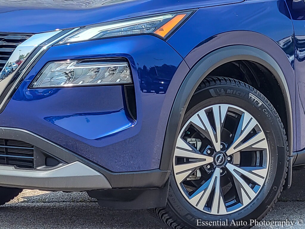 2023 Nissan Rogue SV photo 3