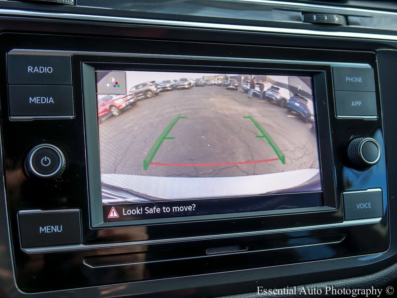 2023 VOLKSWAGEN TIGUAN - Image 15