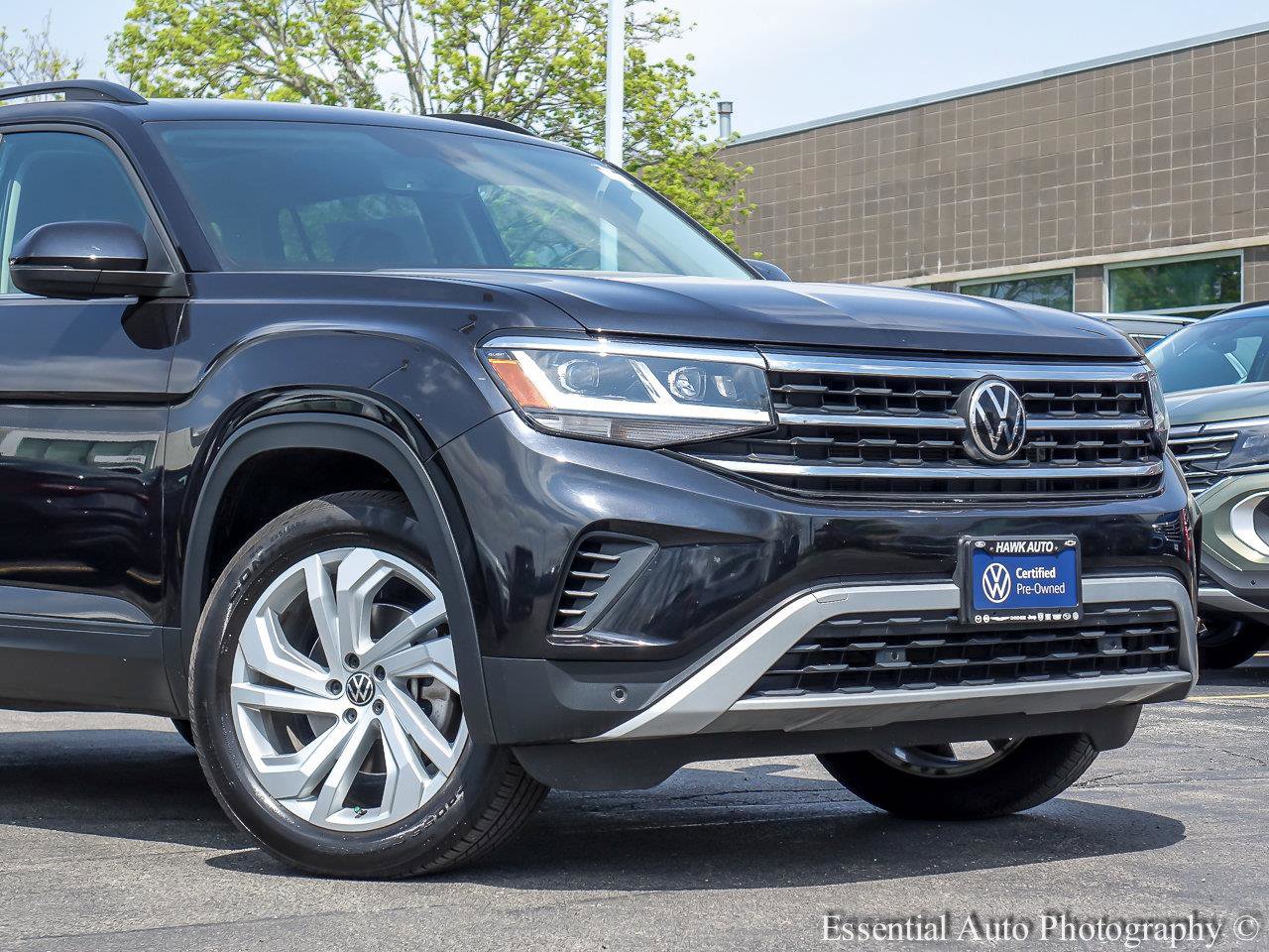 Used 2021 Volkswagen Atlas SE w/Tech with VIN 1V2KR2CA0MC604729 for sale in Plainfield, IL