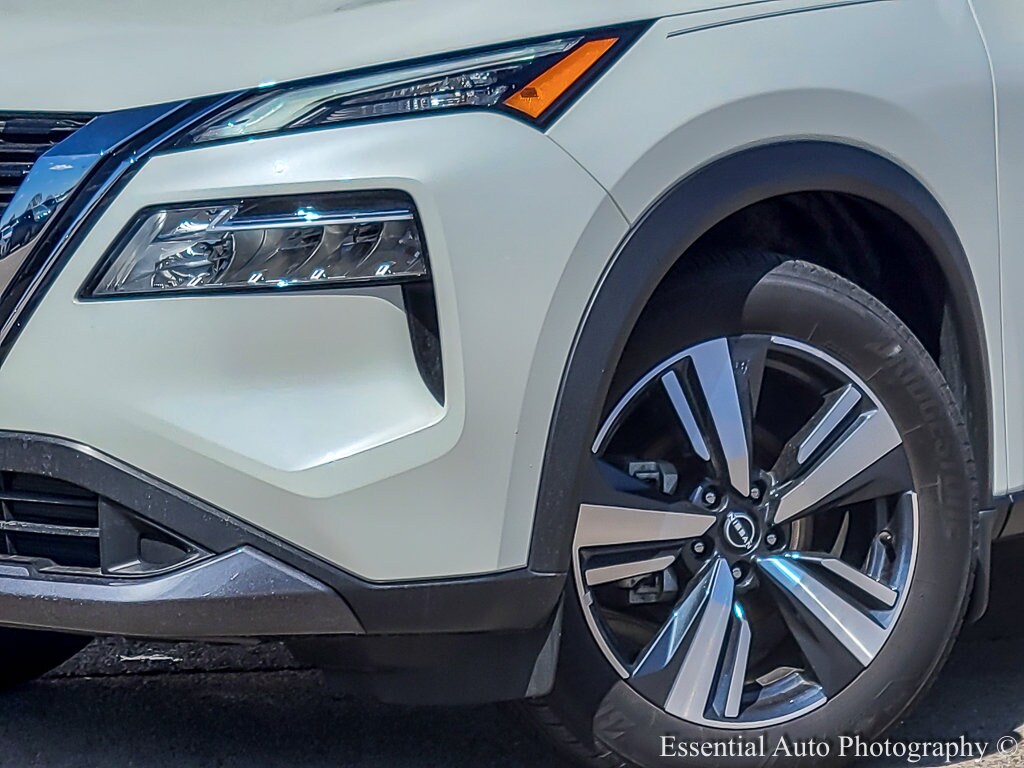 2023 Nissan Rogue SL photo 3