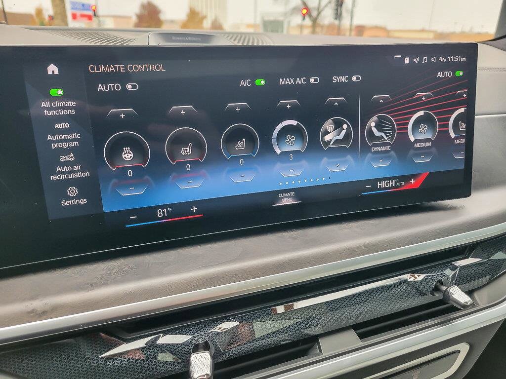 2023 BMW X7 - Image 24