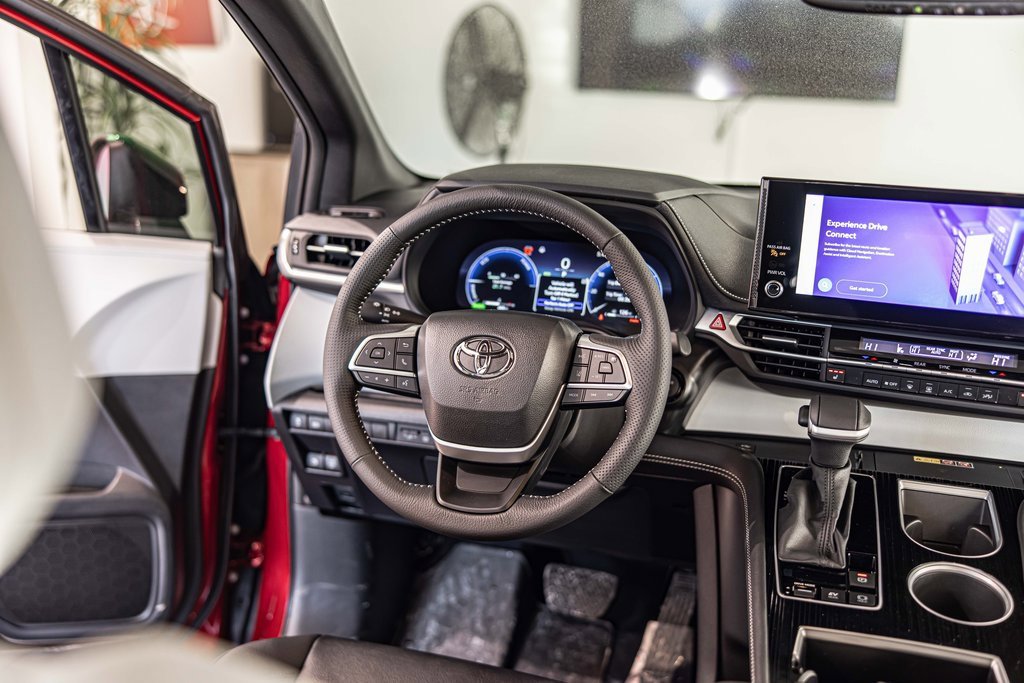 2025 TOYOTA SIENNA - Image 36