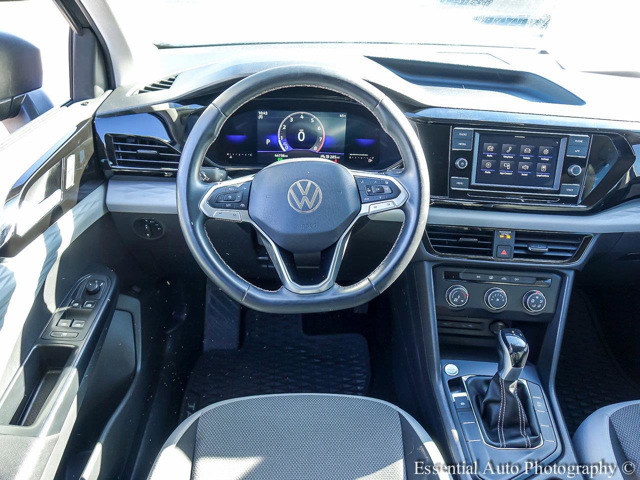 2022 VOLKSWAGEN TAOS - Image 11