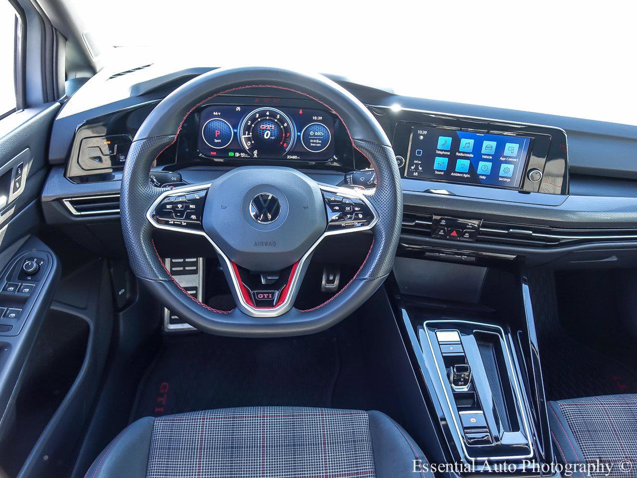 2023 VOLKSWAGEN GOLF GTI - Image 11