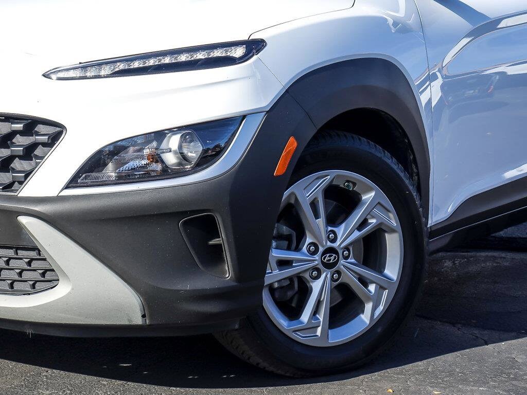 2023 Hyundai Kona SEL photo 2