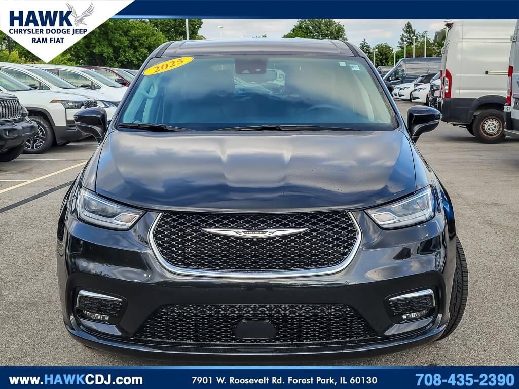Used 2023 Chrysler Pacifica Touring L Touring L FWD