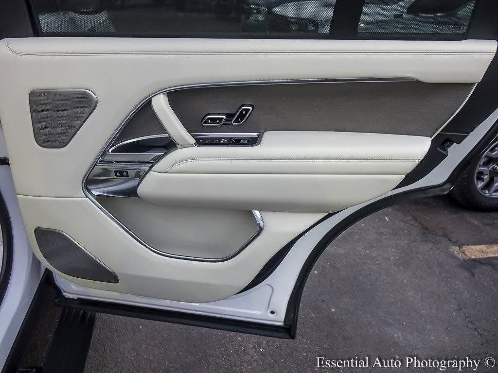 2025 Land Rover Range Rover SV - Photo 36
