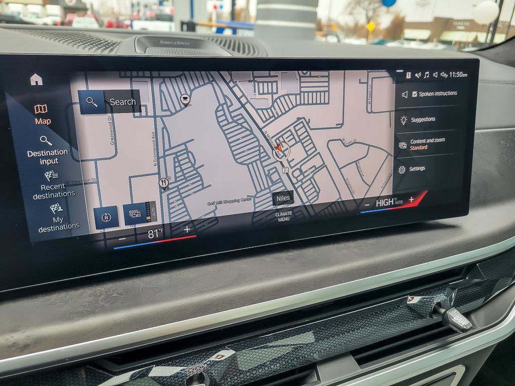 2023 BMW X7 - Image 21