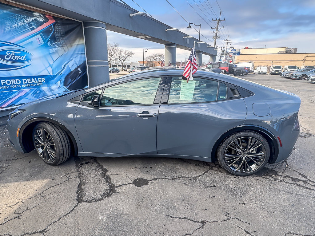 2025 TOYOTA PRIUS - Image 4