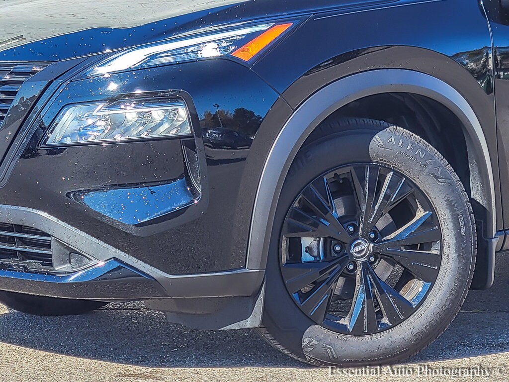 2023 Nissan Rogue SV photo 3