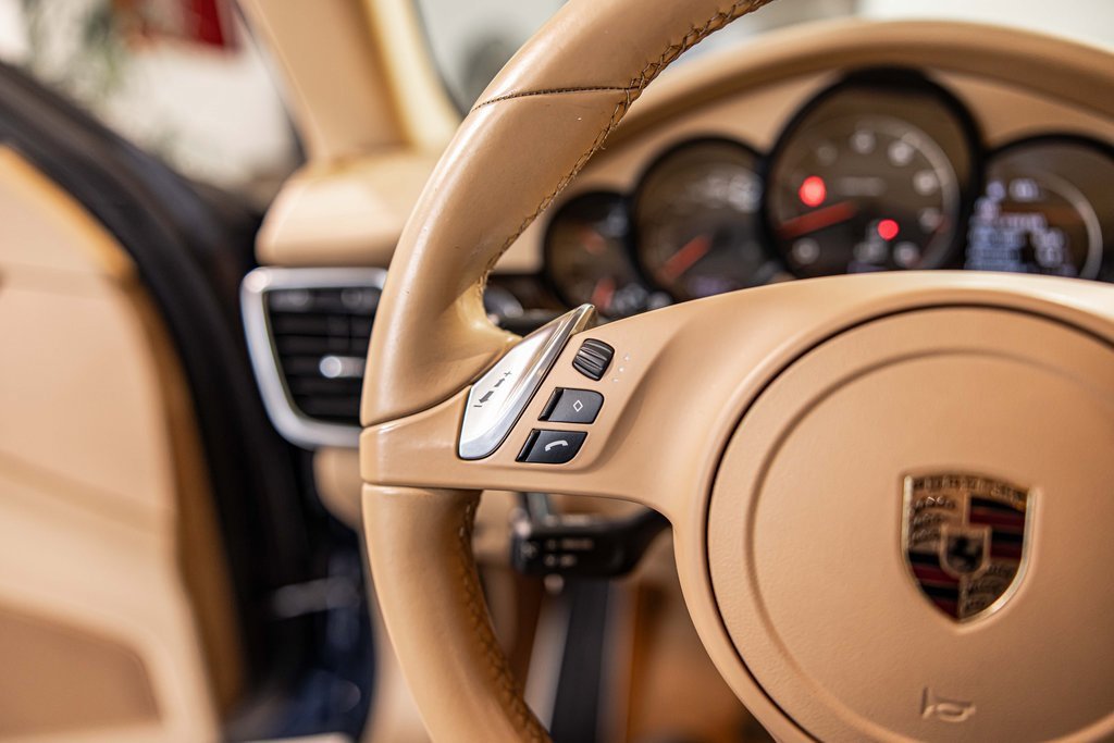 2016 PORSCHE PANAMERA - Image 25