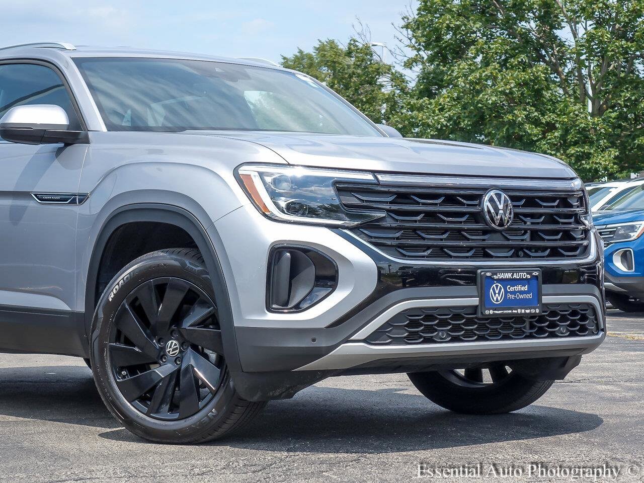2025 Volkswagen Atlas Cross Sport SE Technology photo 2