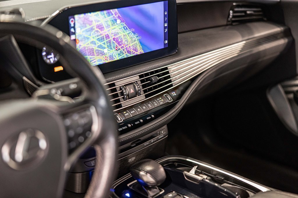 2022 LEXUS LS - Image 21