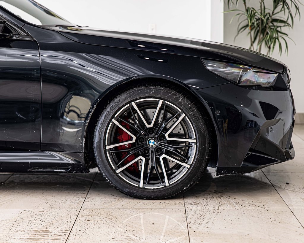 2025 BMW M5 - Image 10