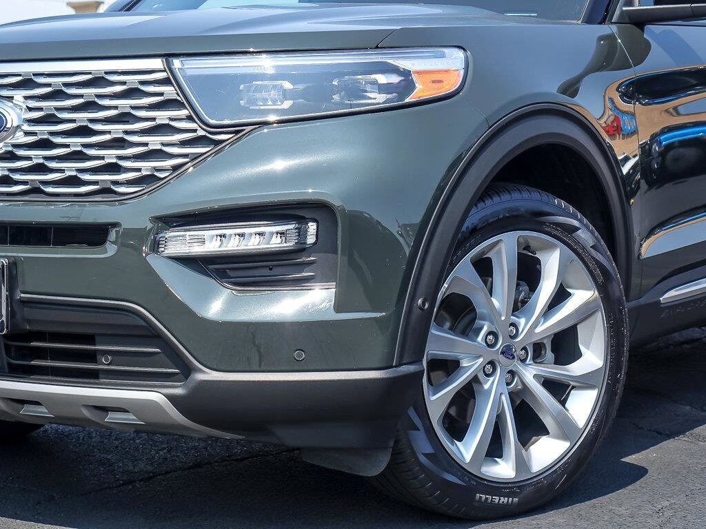 2022 Ford Explorer Platinum photo 2
