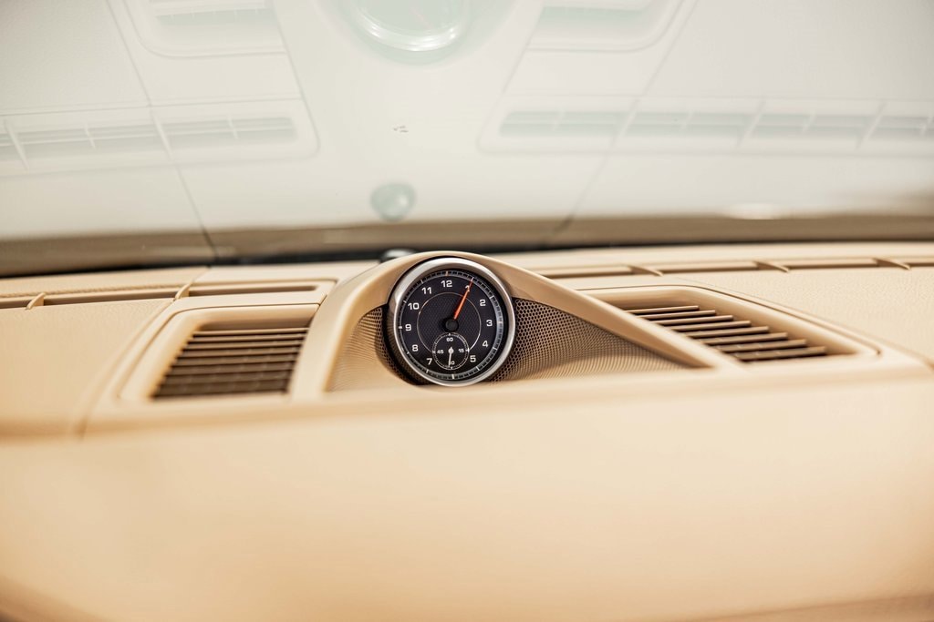 2016 PORSCHE PANAMERA - Image 27