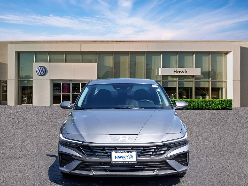 Used 2025 Hyundai Elantra SE SE IVT