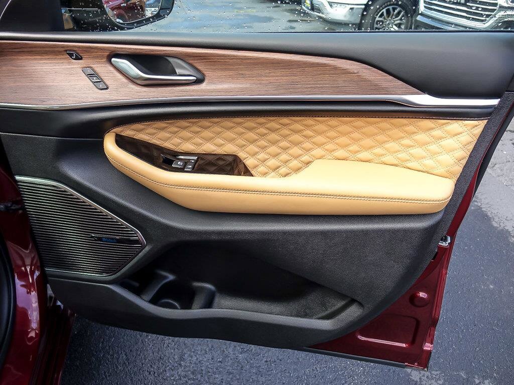 2025 JEEP GRAND CHEROKEE - Image 30