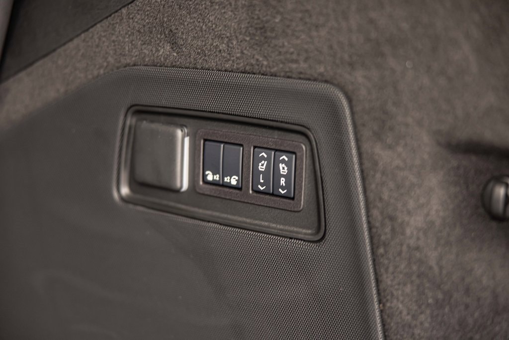 2025 CADILLAC ESCALADE - Image 18