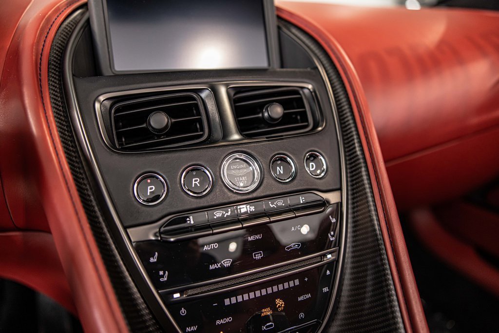 2022 ASTON MARTIN DB11 - Image 26