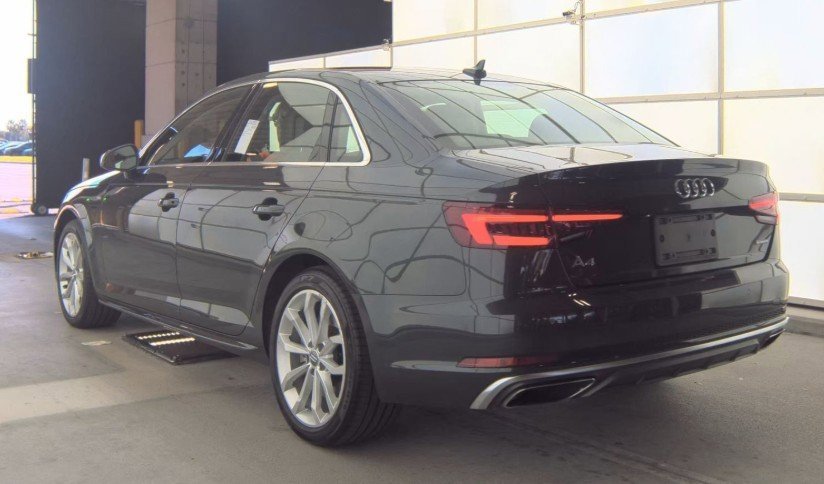 2019 Audi A4 Premium Plus 45 TFSI Quattro photo 2