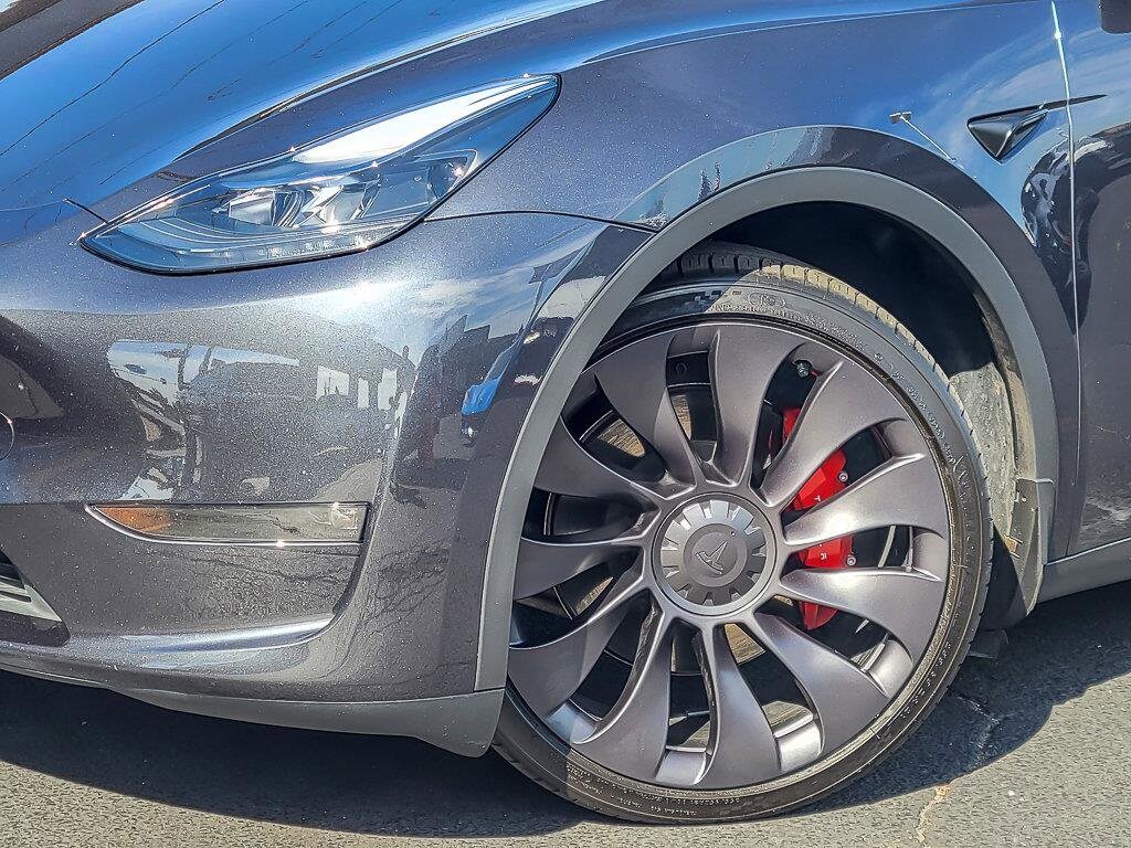 2024 Tesla Model Y Performance photo 3
