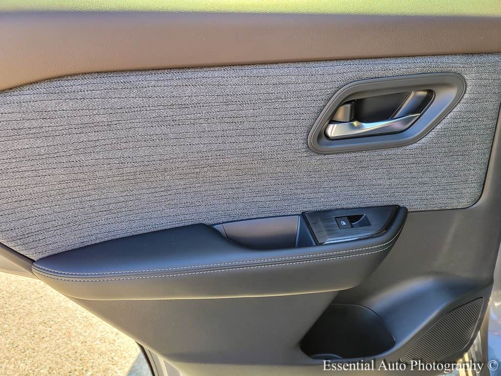 2023 NISSAN ROGUE - Image 17