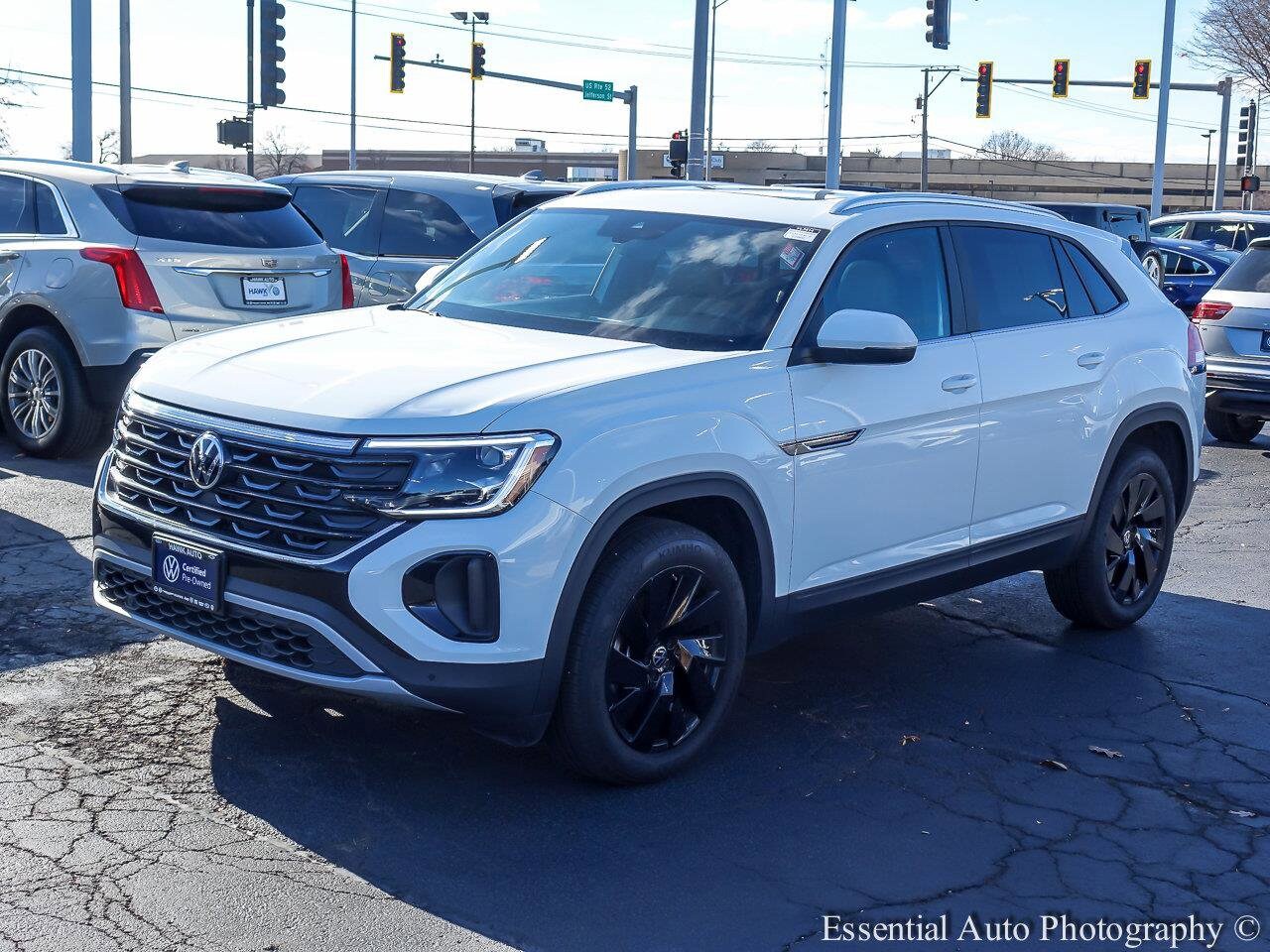 2025 Volkswagen Atlas Cross Sport SE Technology photo 3