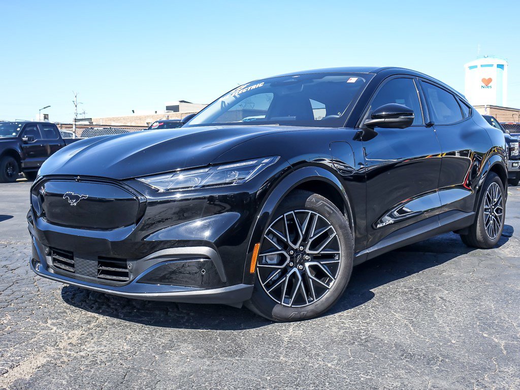 2025 Ford Mustang-Mach-e Premium's photo