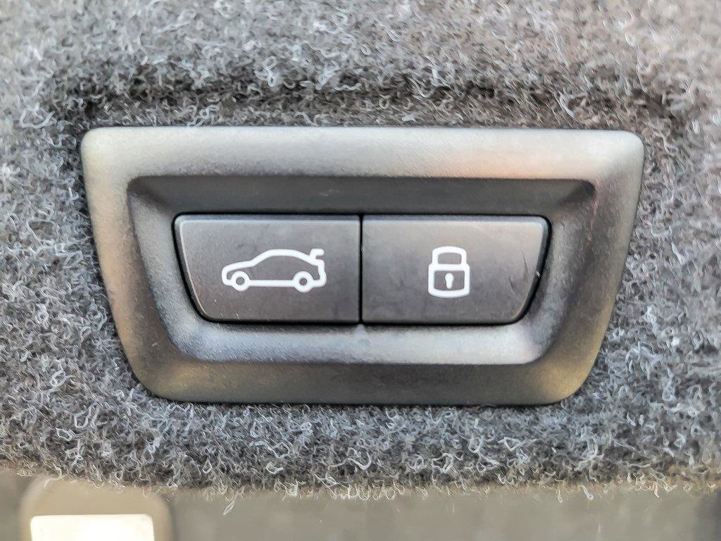 2025 BMW M5 - Image 25