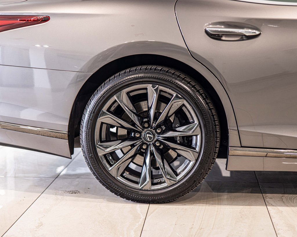 2022 LEXUS LS - Image 11