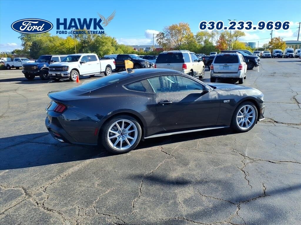 2024 Ford Mustang Premium GT photo 3