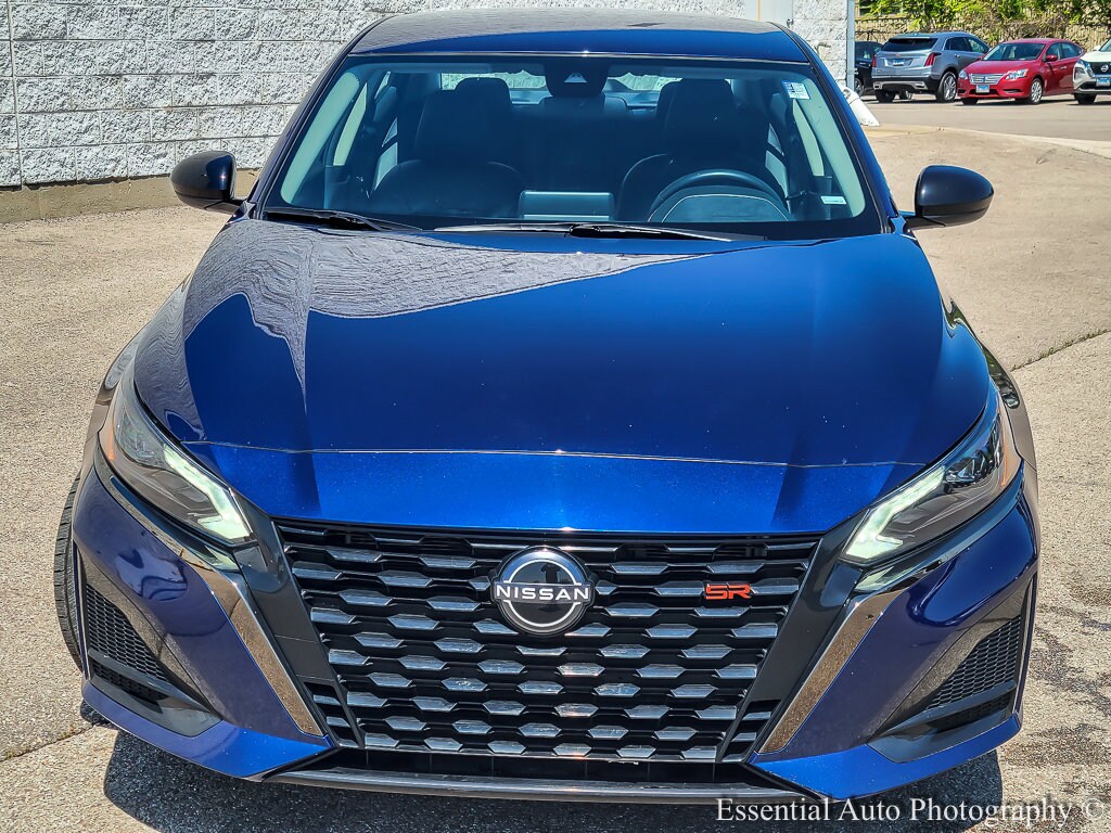 2023 Nissan Altima 2.5 SR photo 4