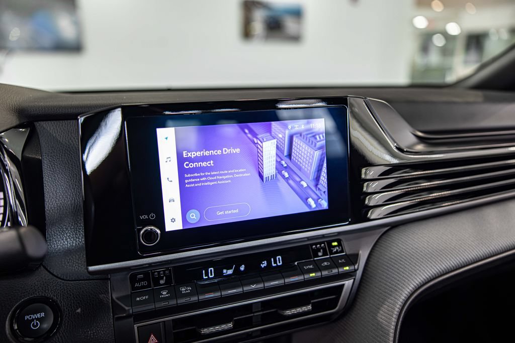 2025 Toyota Camry SE - Photo 25