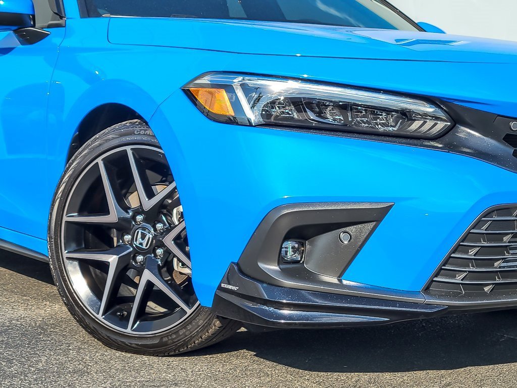 2024 Honda Civic Hatchback Sport Touring photo 3