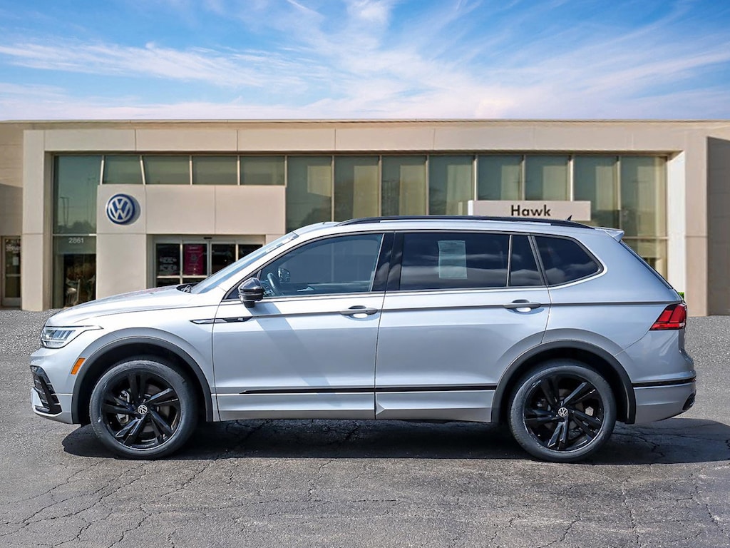 Used 2023 Volkswagen Tiguan SE R-Line Black 2.0T SE R-Line Black 4MOTION
