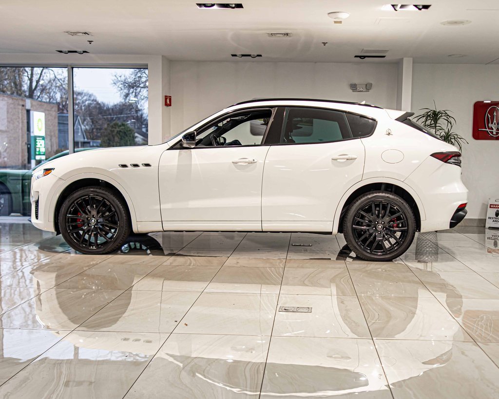 2021 Maserati Levante GranSport photo 4