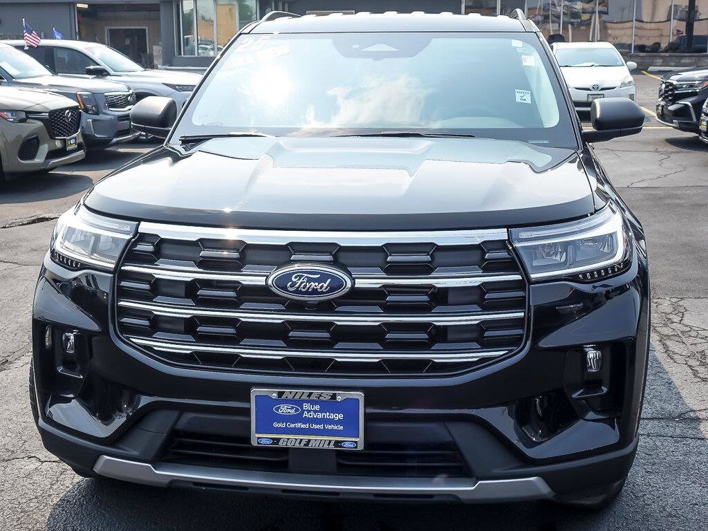 2025 Ford Explorer photo 3