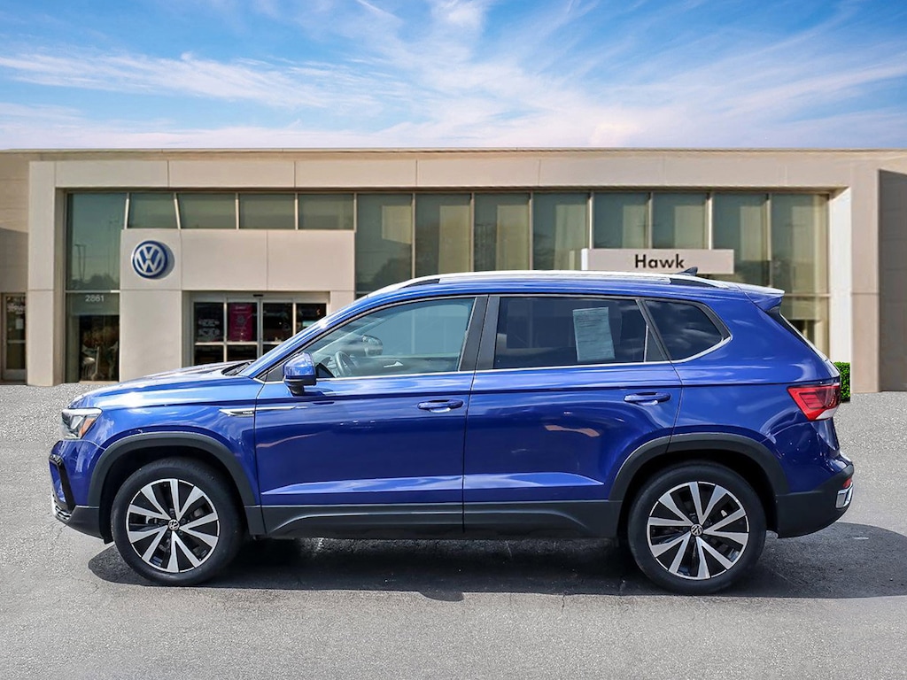 Used 2022 Volkswagen Taos SE SE 4MOTION