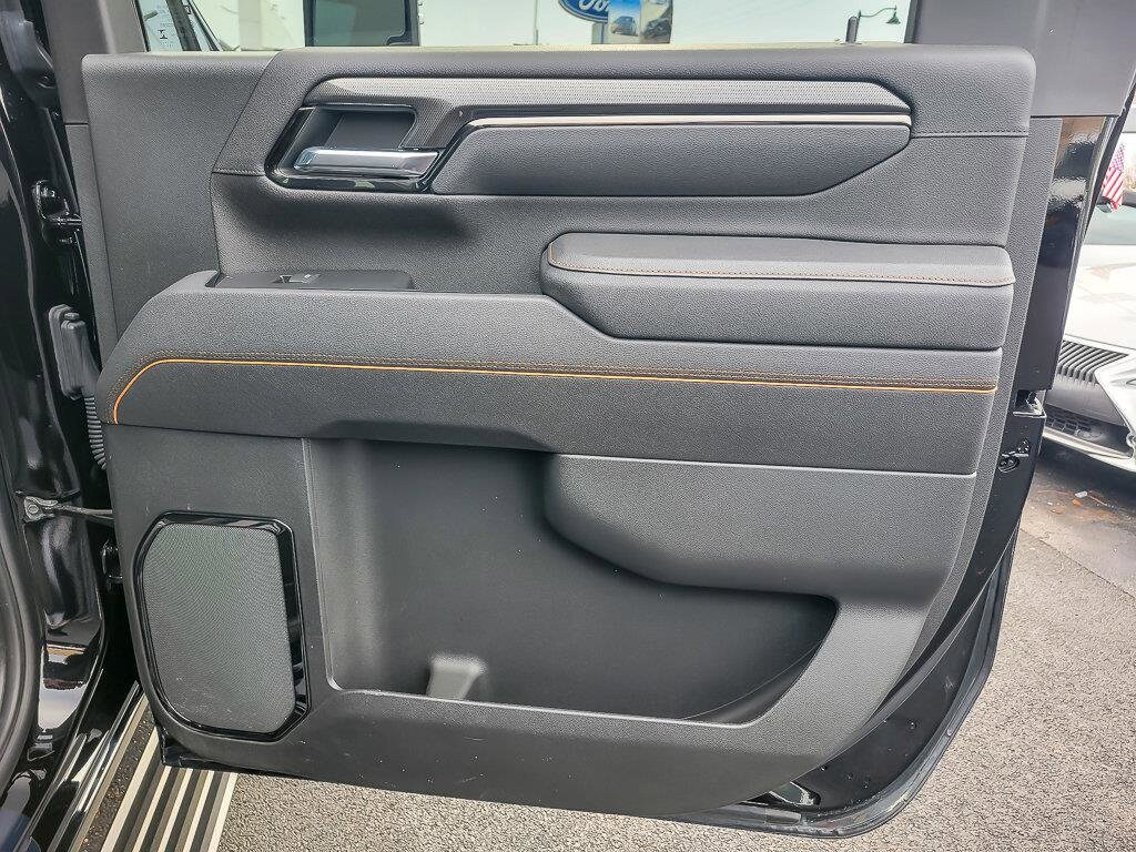 2025 GMC SIERRA HD - Image 28