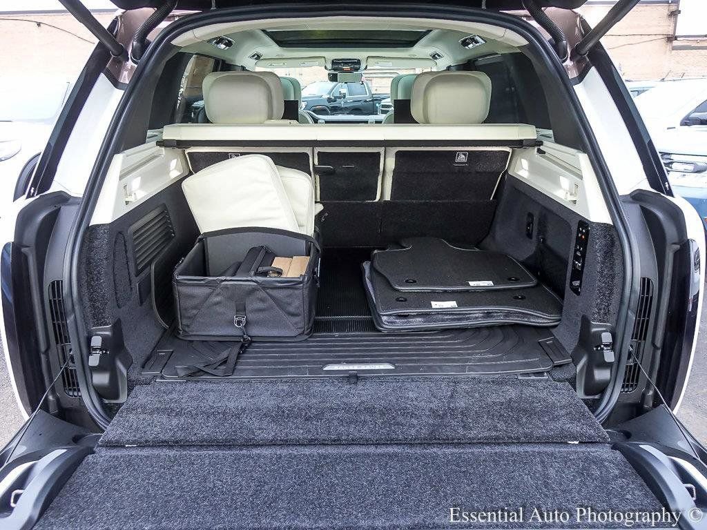 2025 Land Rover Range Rover SV - Photo 33