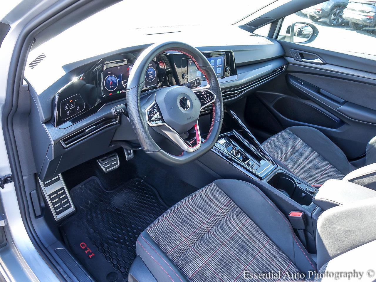 2023 VOLKSWAGEN GOLF GTI - Image 9