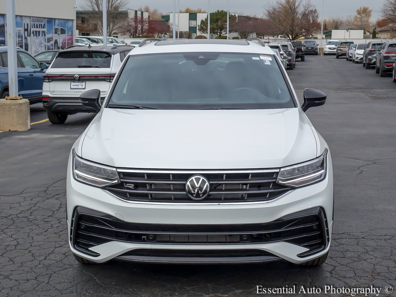 2024 Volkswagen Tiguan SE R-Line Black photo 2