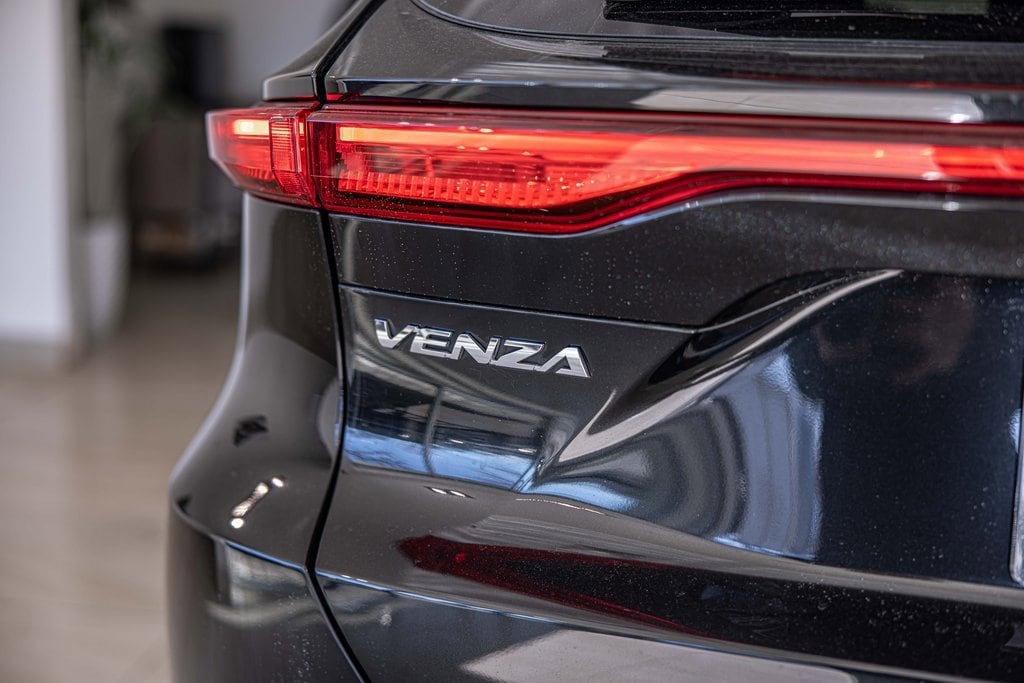 2022 TOYOTA VENZA - Image 15