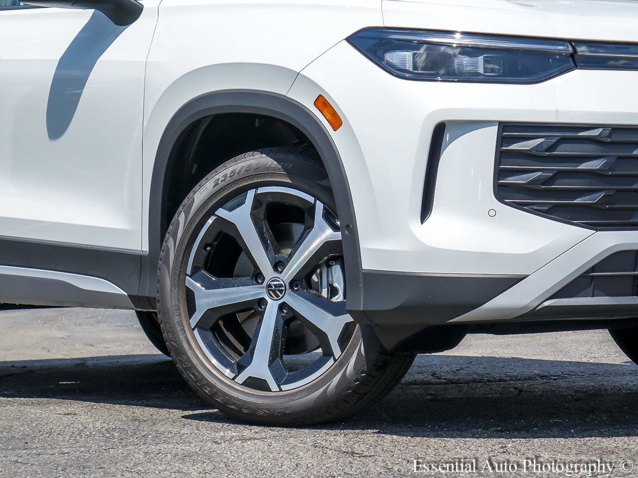 2025 VOLKSWAGEN TIGUAN - Image 3