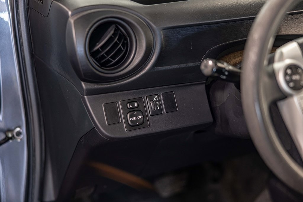 2014 TOYOTA PRIUS C - Image 20