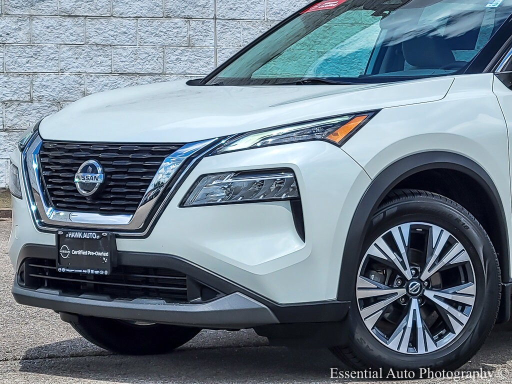 2021 Nissan Rogue SV photo 2
