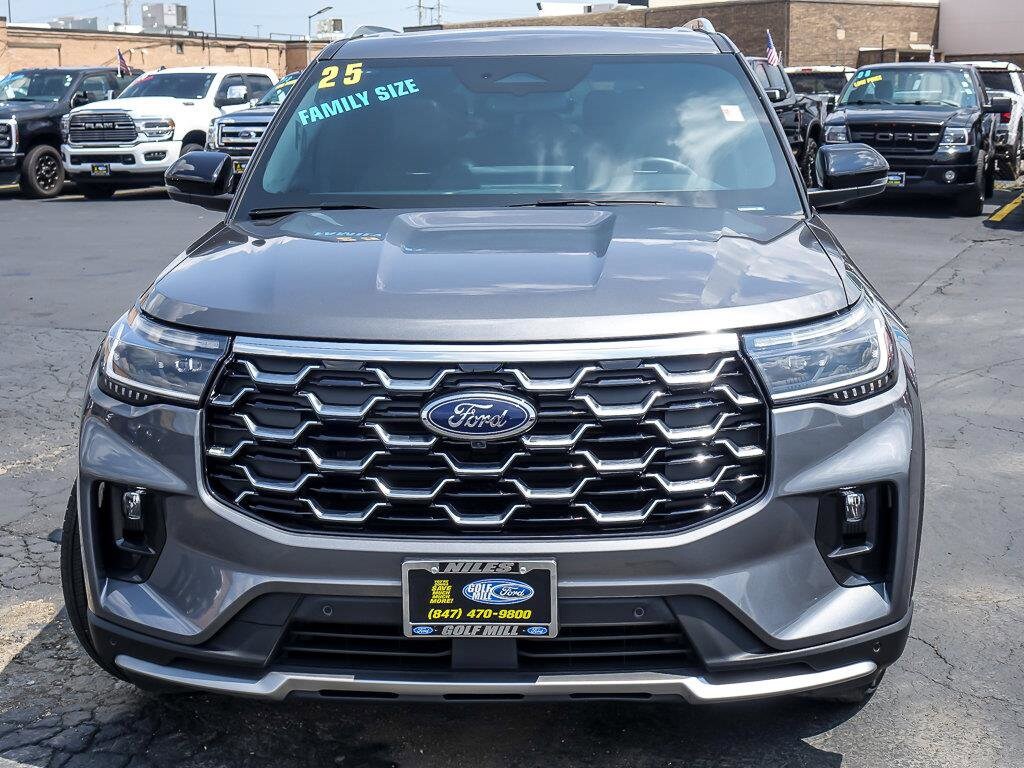 2025 Ford Explorer Platinum photo 4