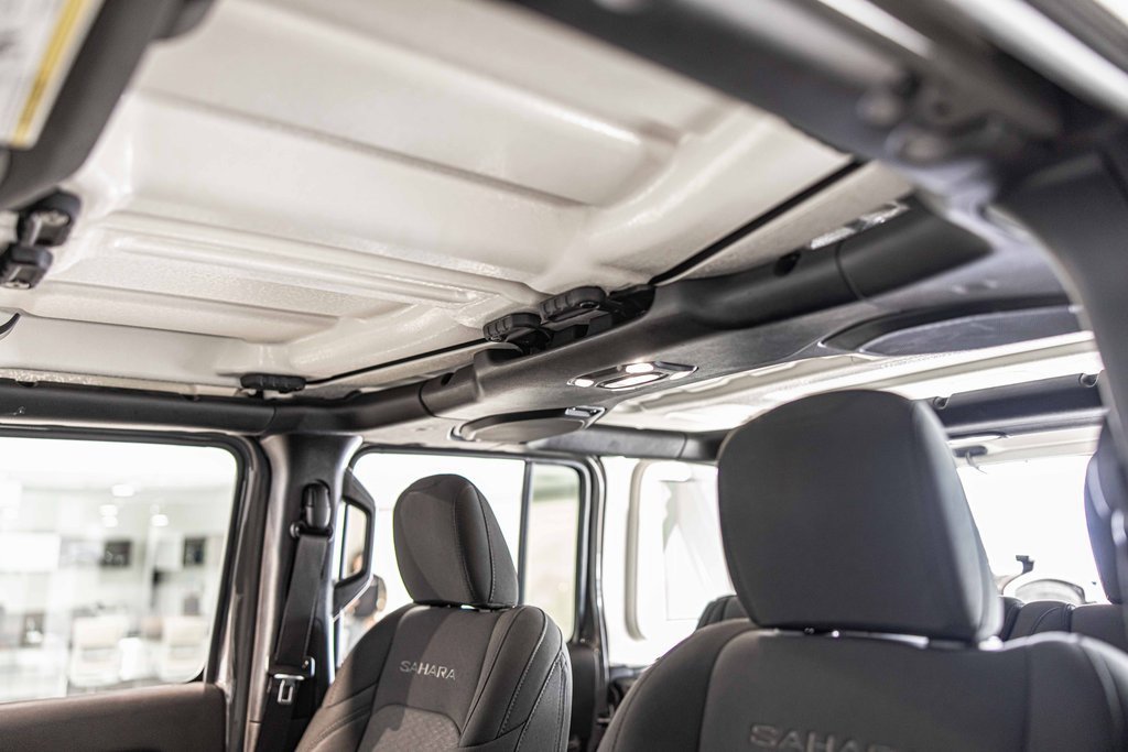 2022 JEEP WRANGLER - Image 17