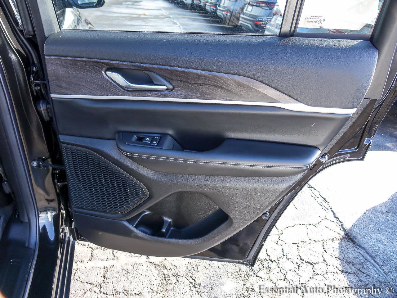 2025 JEEP GRAND CHEROKEE - Image 23